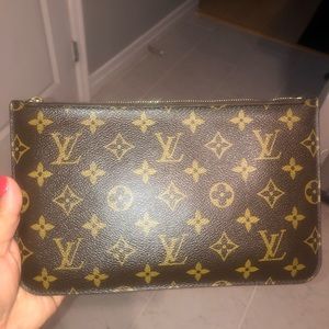 LV Pouchette